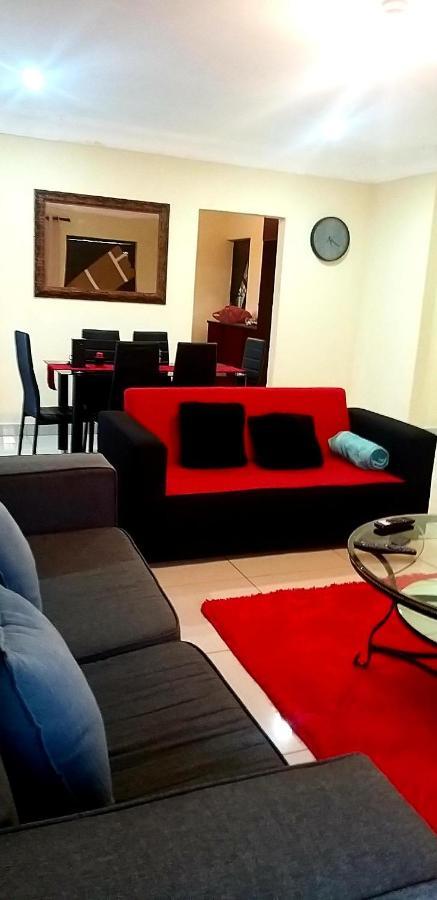 Tshukudu E Ntsho Acomodação com café da manhã Mogwase Exterior foto